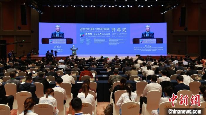 中共山東省委書記劉家義致辭?！×籂?攝