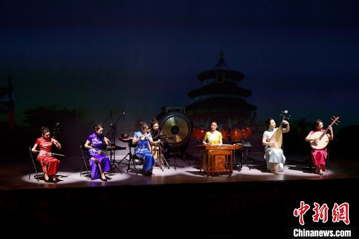 6日，“相約北京”奧林匹克文化節(jié)暨第22屆“相約北京”國際藝術節(jié)在京開幕。　<a target='_blank' href='/'>中新社</a>記者 富田 攝