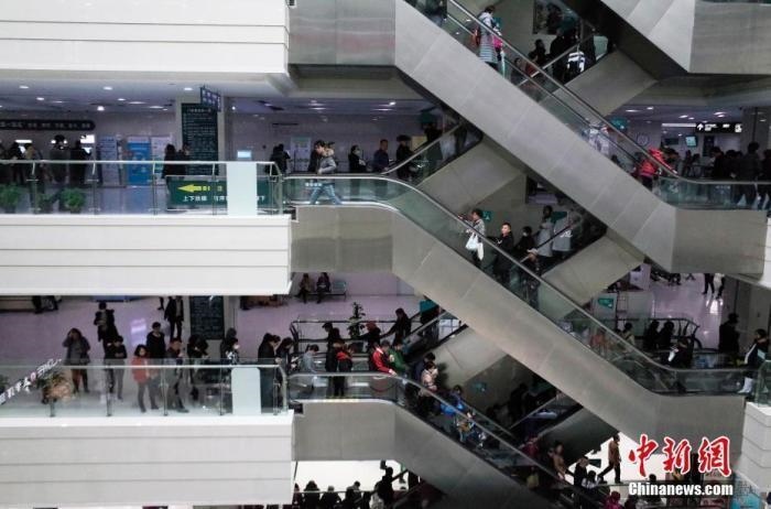 資料圖：某醫(yī)院門診樓。 <a target='_blank' href='/'>中新社</a>記者 殷立勤 攝
