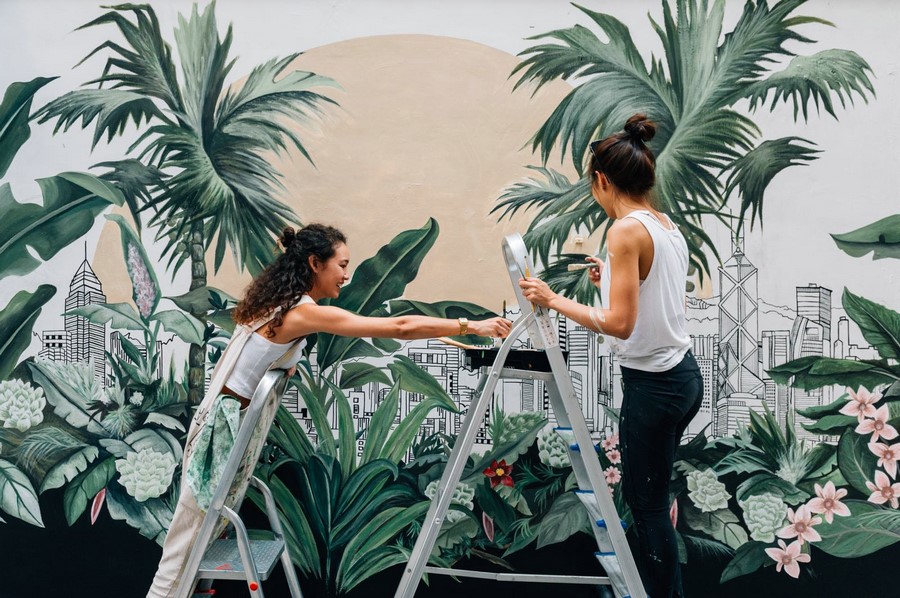 05. 藝術家梅慧欣、連佩汶與她們創(chuàng)作的壁畫作品.jpg