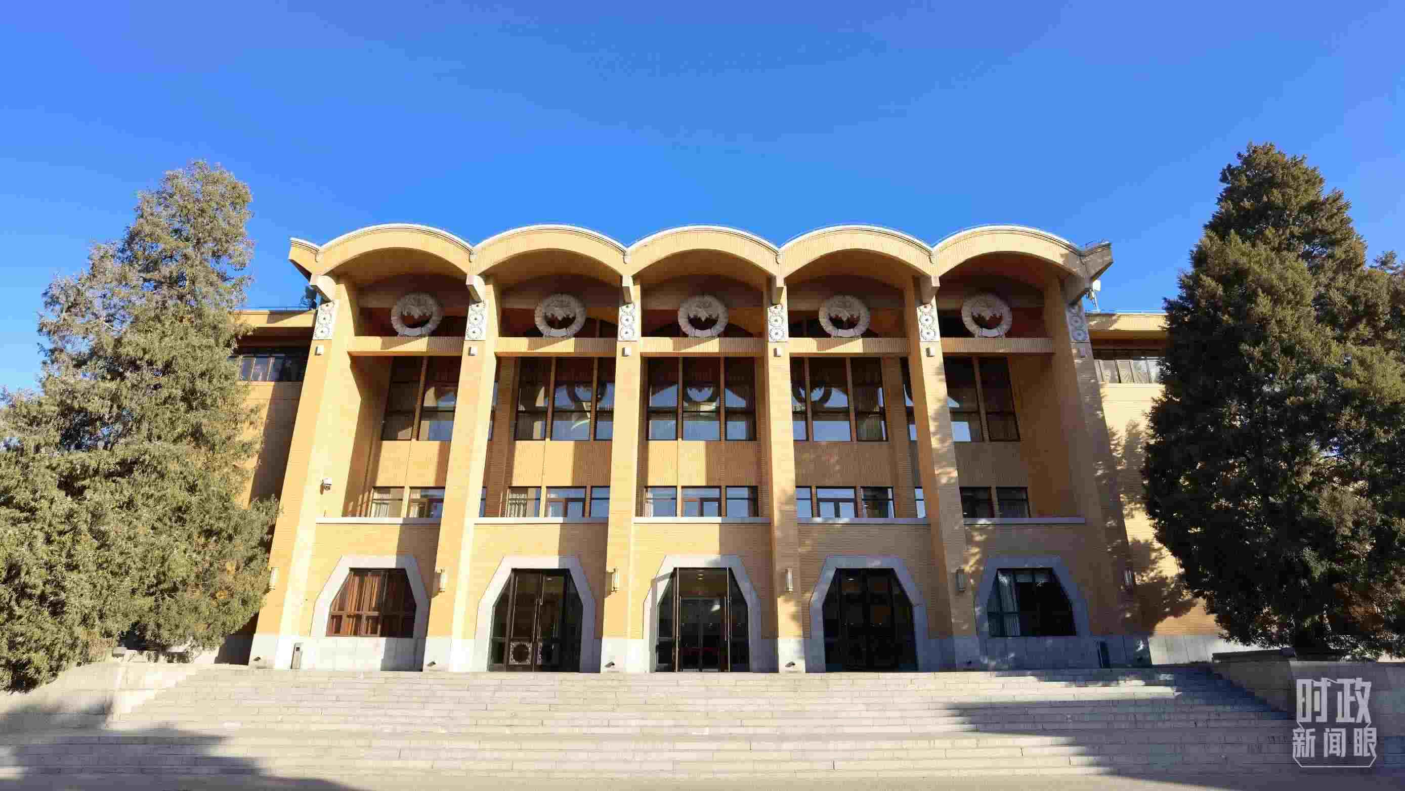 △2023年3月1日，中央黨校建校90周年慶祝大會(huì)在這里舉行。（總臺(tái)央視記者石丞拍攝）