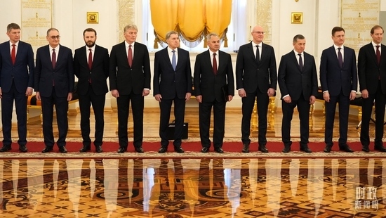  △參加歡迎儀式的俄方代表。（總臺(tái)國廣記者李晉拍攝）