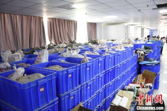 圖為待清理的骨骼標(biāo)本。王宇 攝