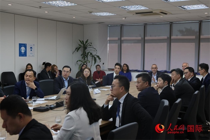 與會代表參與座談交流。（人民網(wǎng)記者 時元皓攝）