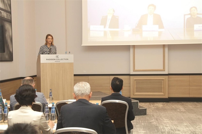 波蘭國家商會副主席卡羅麗娜致辭。