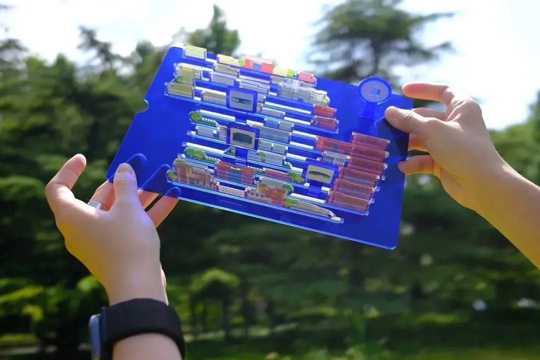 北京工業(yè)大學(xué)新版錄取通知書。校方供圖