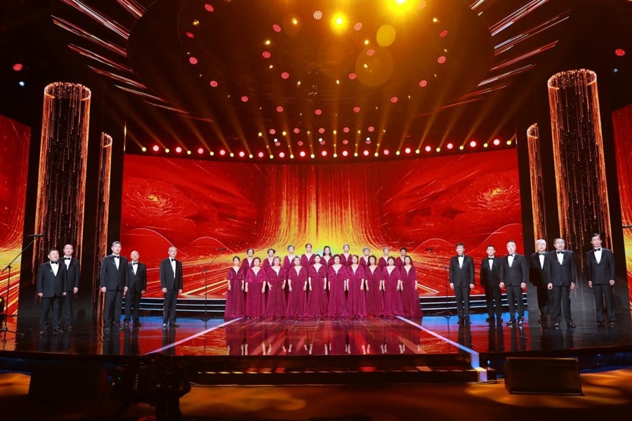 片尾曲：合唱《因為有你》