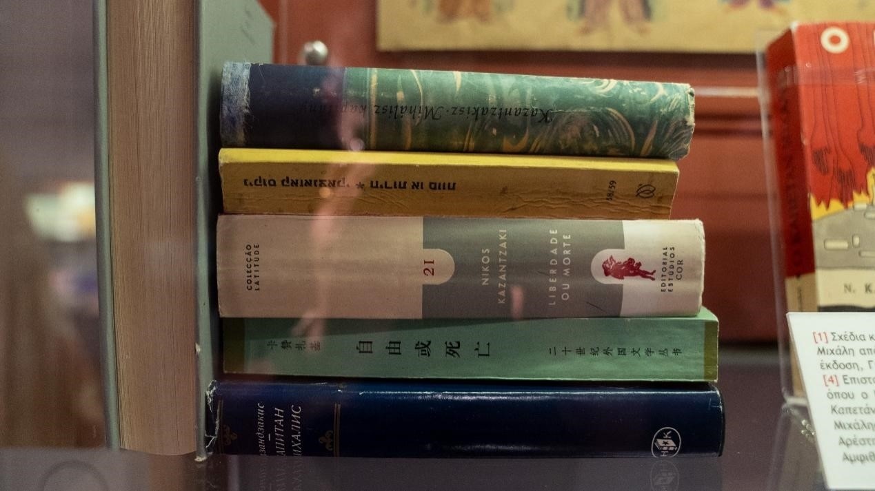 《自由或死亡》是卡贊扎基斯第一部被翻譯成中文的作品，希臘名為《米卡尼船長(zhǎng)》，“米卡尼”正是他父親的名字。人民網(wǎng)記者 葛泰佚攝