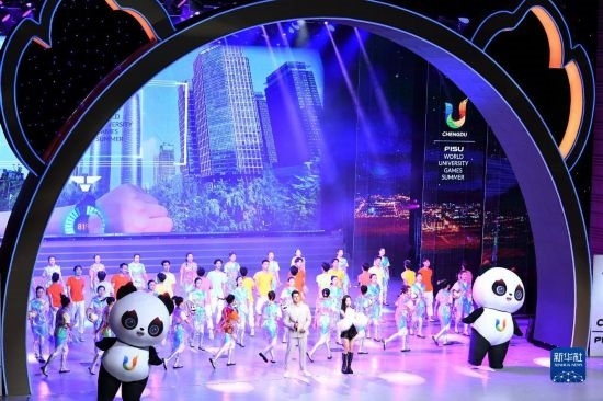 7月29日拍攝的聯(lián)歡會現(xiàn)場。新華社記者 張端 攝