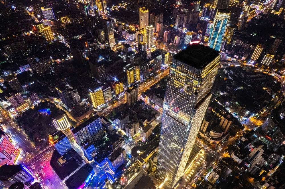 這是6月7日夜間拍攝的長沙城區(qū)景色（無人機照片）。新華社記者 陳思汗 攝