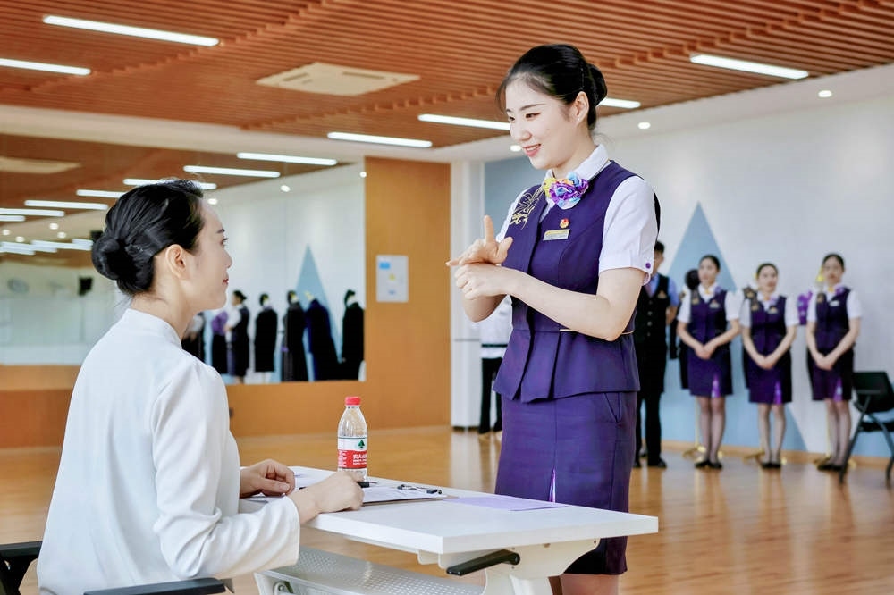 手語培訓(xùn)與考核。