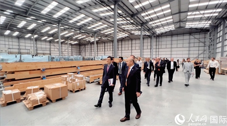 圖為旗艦倉(cāng)現(xiàn)場(chǎng)。人民網(wǎng) 郭錦標(biāo)攝