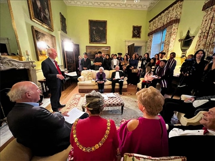 藝術(shù)節(jié)舉辦的人文交流活動。主辦方供圖