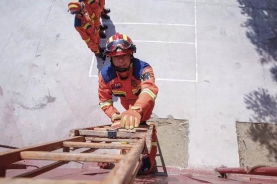 “火焰藍(lán)”張海營(yíng)：21年追光而行