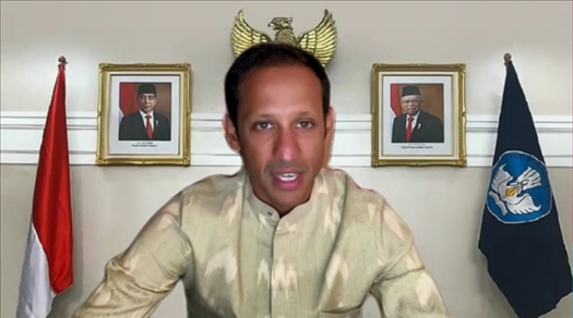 印尼教育、文化、研究和技術(shù)部部長納迪姆·馬卡里姆發(fā)表視頻致辭（清華大學東南亞中心供圖）