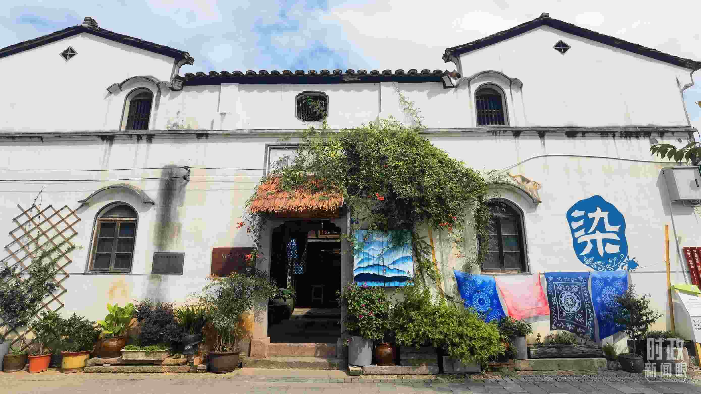 △李祖村的藝術(shù)染坊。（總臺央視記者周志國拍攝）