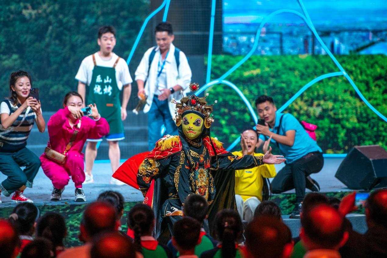 現(xiàn)場演出。樂山市委宣傳部供圖