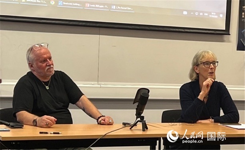 翻譯家韓斌、普華杰與師生交流 攝影 實(shí)習(xí)生王雪珊