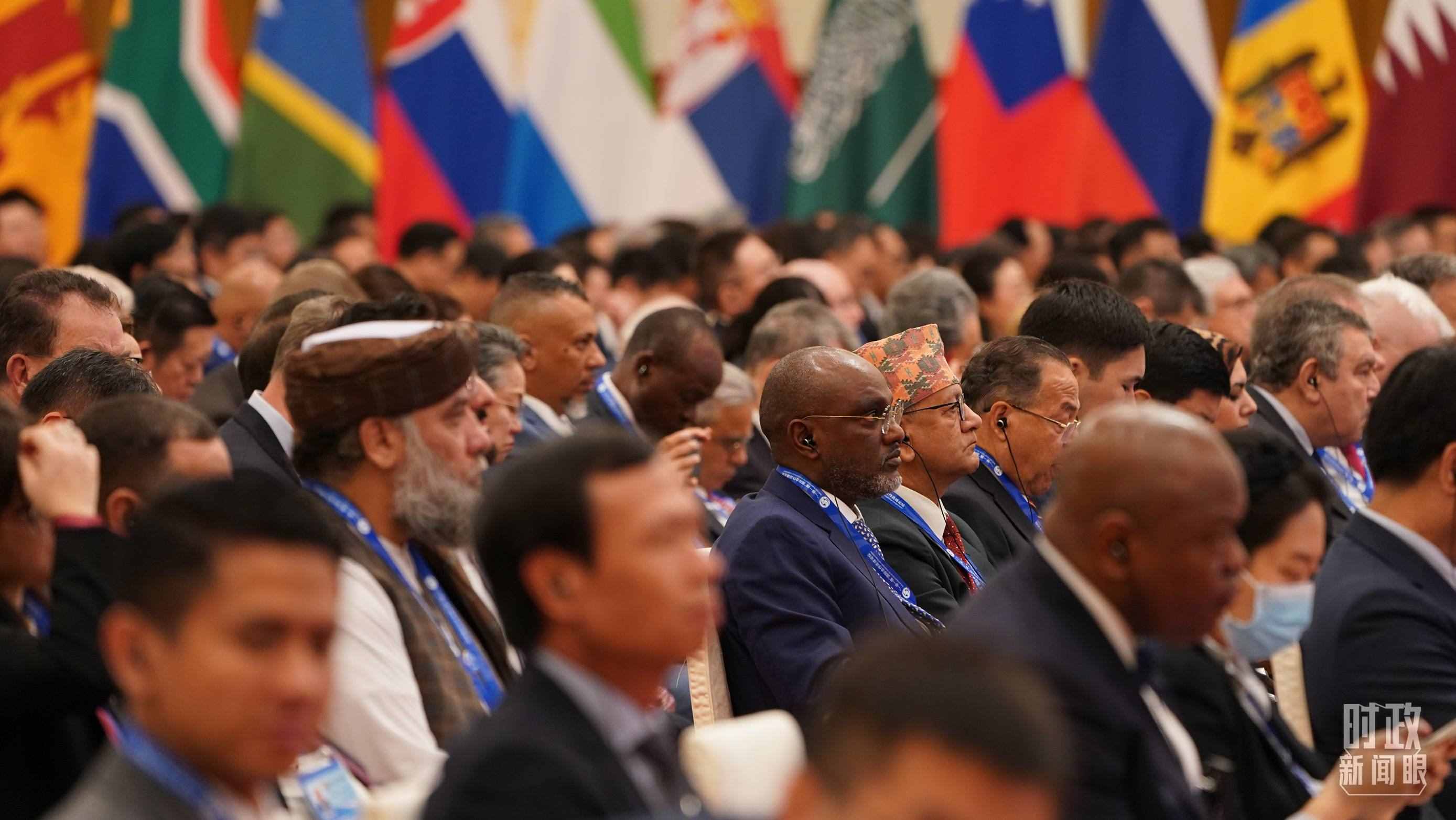 △開幕式現(xiàn)場的與會(huì)嘉賓。（總臺國廣記者李晉拍攝）