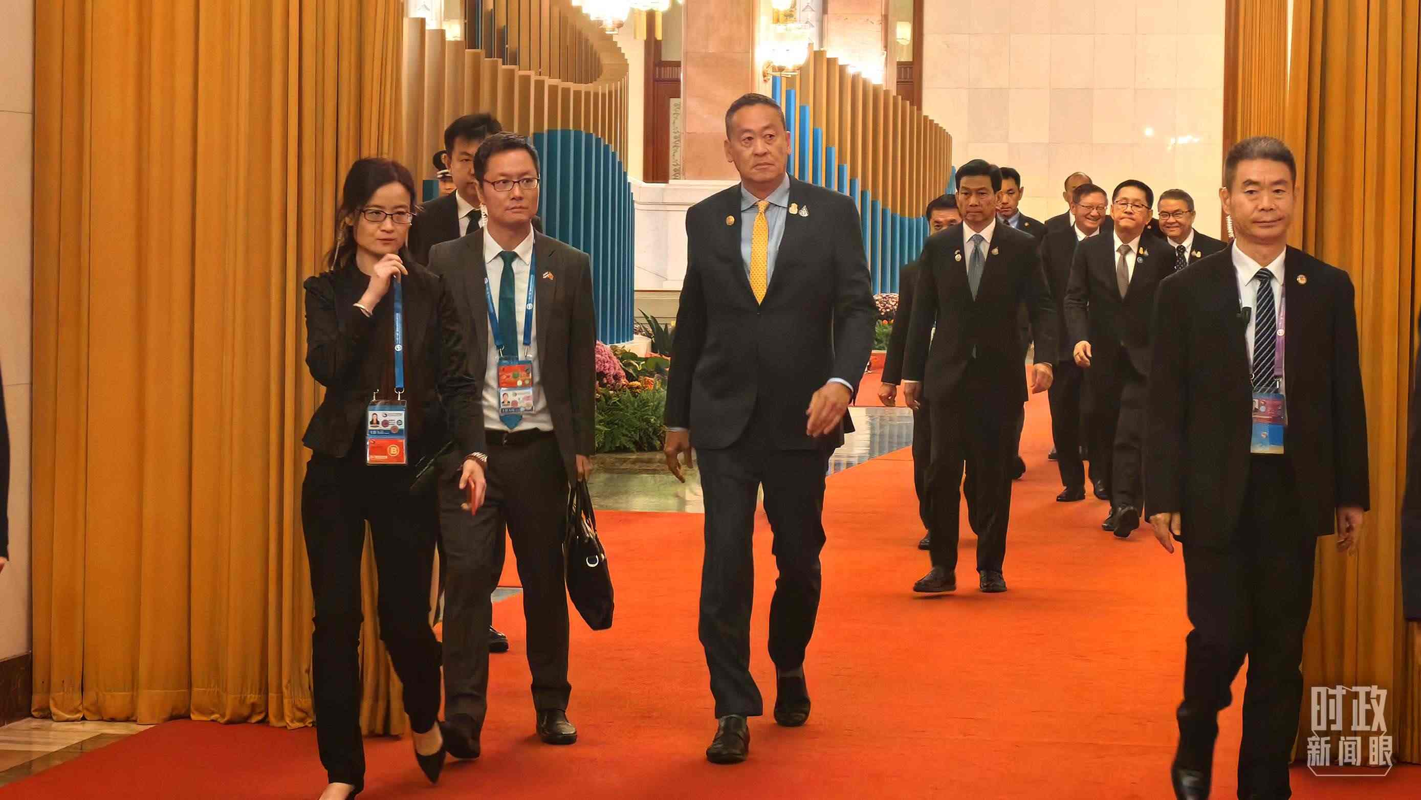 △即將參加會(huì)見(jiàn)的泰國(guó)總理賽塔。（總臺(tái)央廣記者潘毅拍攝）