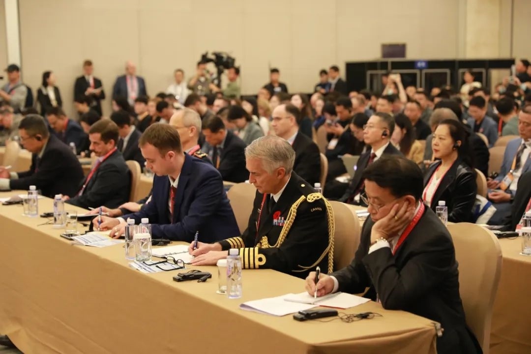 中外名家對(duì)話現(xiàn)場(chǎng) 斯基攝