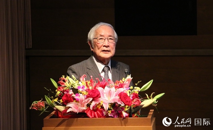 日中科學(xué)技術(shù)交流協(xié)會(huì)會(huì)長山脅道夫致辭。人民網(wǎng) 許可攝