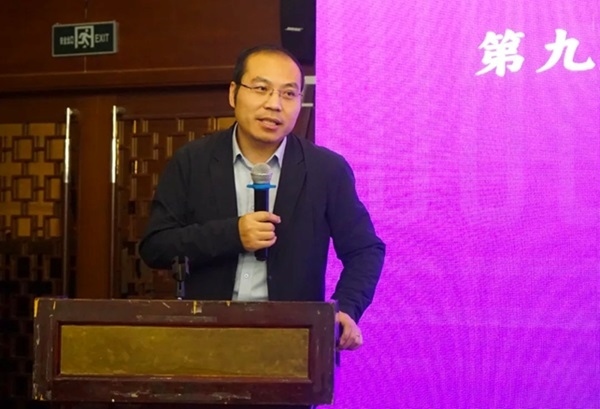 清華大學(xué)社會科學(xué)學(xué)院副院長、政治學(xué)系長聘教授孟天廣在研討會上總結(jié)發(fā)言。主辦方供圖