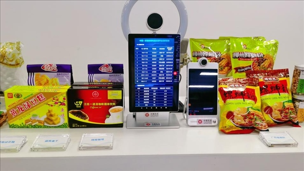 △中國—東盟國家跨境電商熱銷商品（總臺(tái)央視記者姚瑤拍攝）