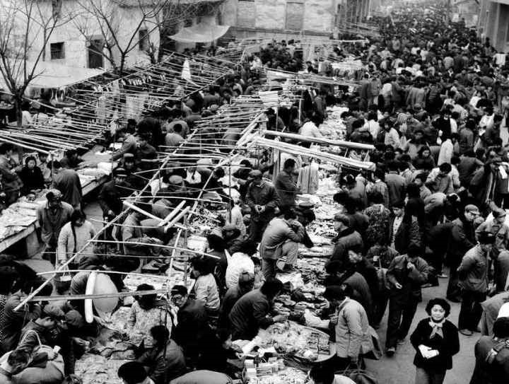 1982年，義烏湖清門馬路市場場景。拍友 金福根 攝