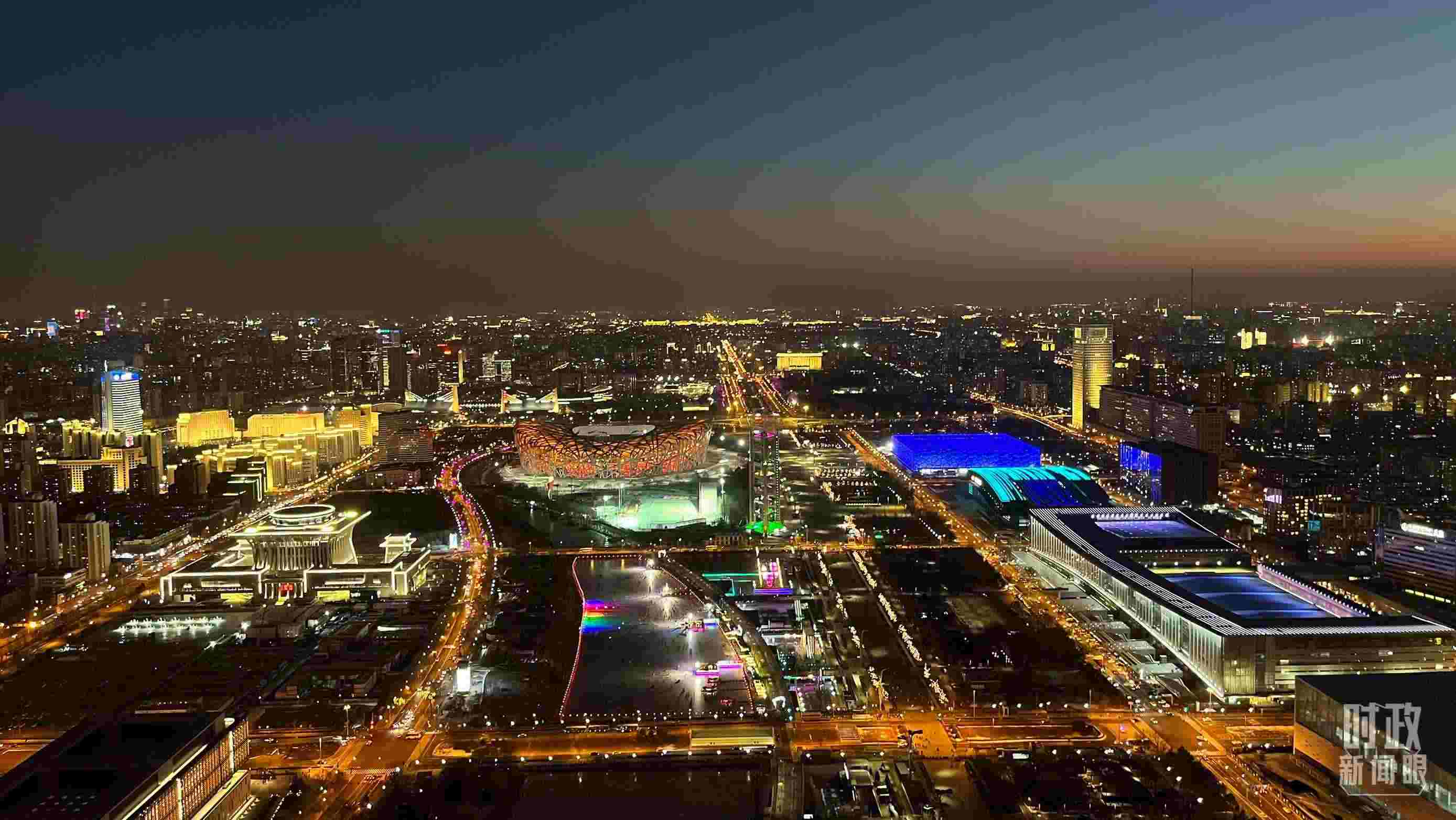 △2023年12月31日，從北京奧林匹克塔俯拍北京城區(qū)。（總臺(tái)央視記者金雨秋拍攝）