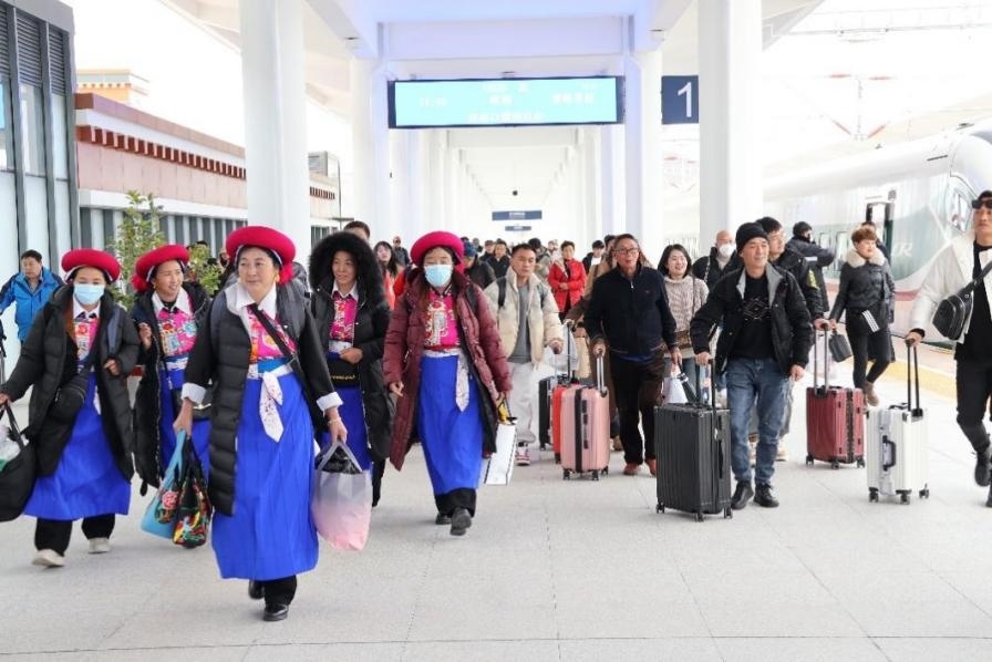 麗香鐵路開通滿月，累計發(fā)送旅客超18萬人次。受訪方供圖