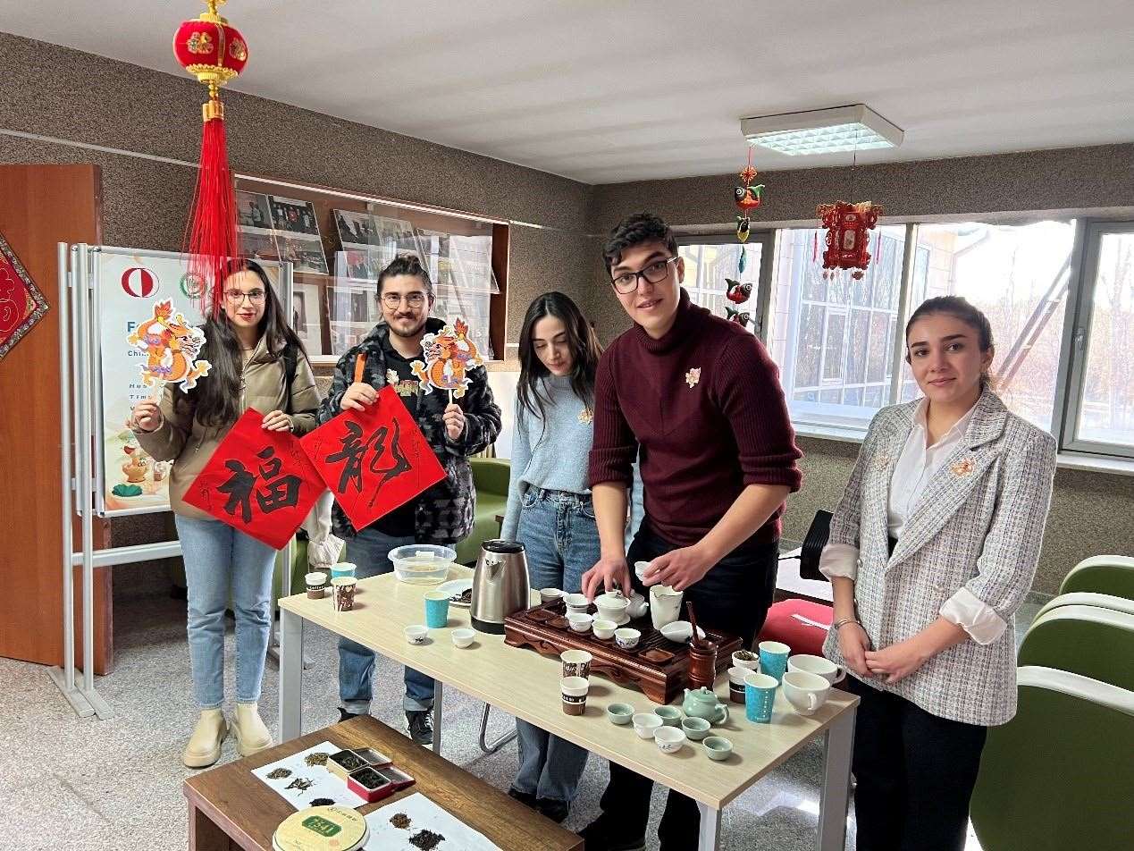 茶藝表演體驗(yàn)。中東技術(shù)大學(xué)孔院供圖