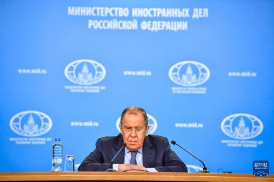 1月18日，在俄羅斯首都莫斯科，俄羅斯外長拉夫羅夫回答記者提問。新華社發(fā)（亞歷山大攝）