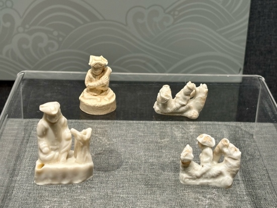 德化縣陶瓷博物館陳列的荷蘭人口哨。人民網(wǎng)記者 金慧慧攝