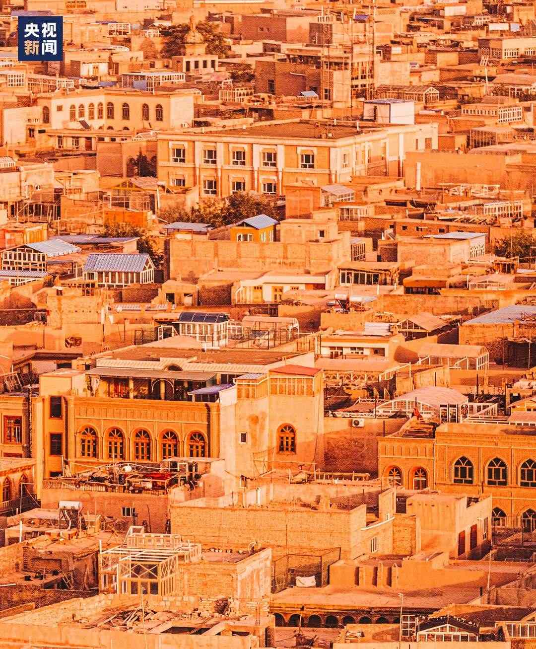 △喀什古城在天山和昆侖山的守護下，留住了千年前的樣子。