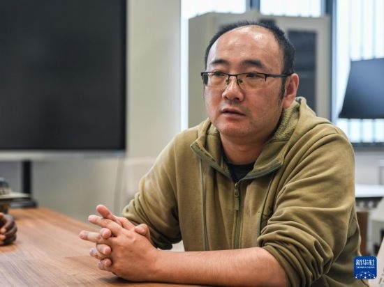 2月15日，在亞的斯亞貝巴的埃塞俄比亞聯(lián)邦職業(yè)技術(shù)培訓學院，魯班工坊中方負責人江絳接受新華社采訪。