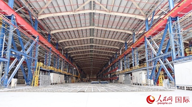 已移交業(yè)主的C201船體車間。人民網(wǎng)記者管克江攝