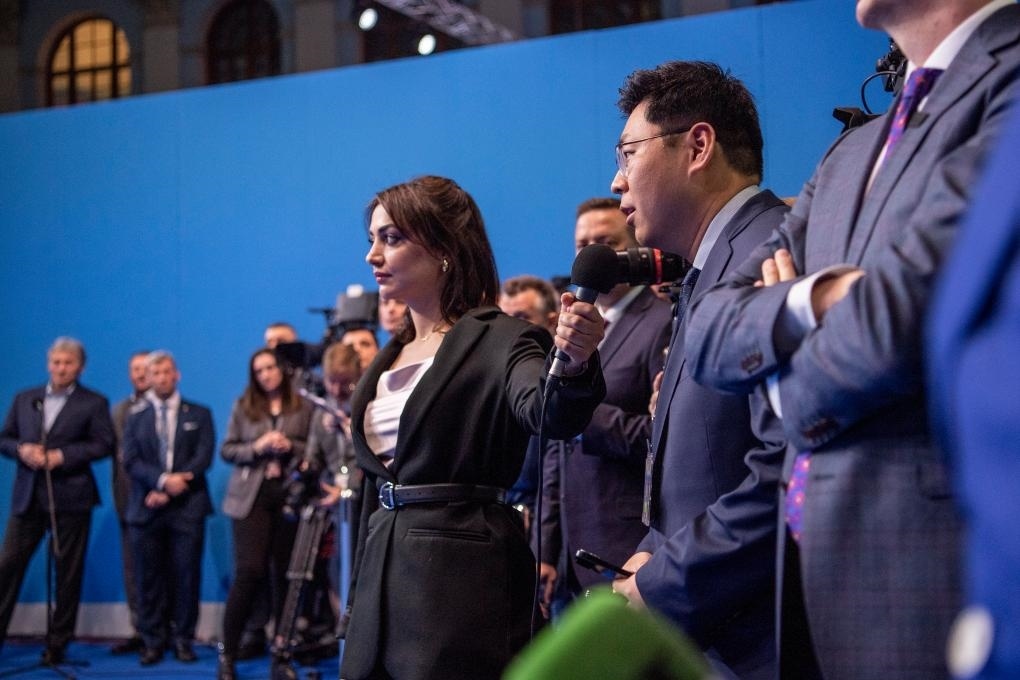 3月18日，在俄羅斯首都莫斯科，新華社記者向俄總統(tǒng)普京提問。新華社記者曹陽攝