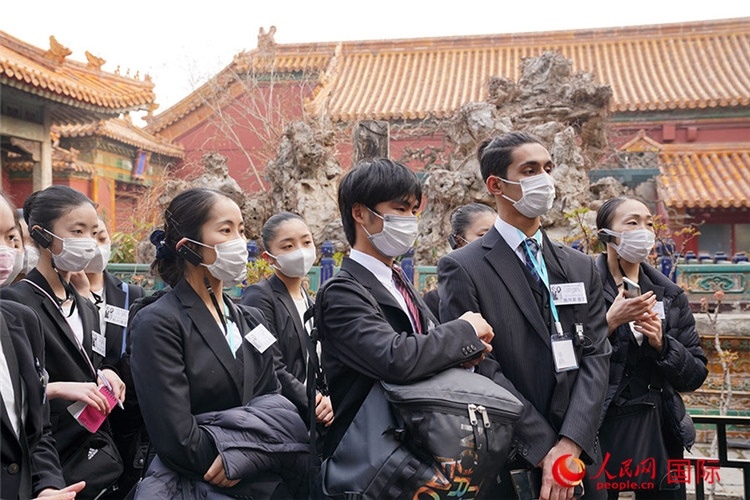 松山芭蕾舞團(tuán)青年代表團(tuán)在故宮參觀。人民網(wǎng)記者 張麗婭攝