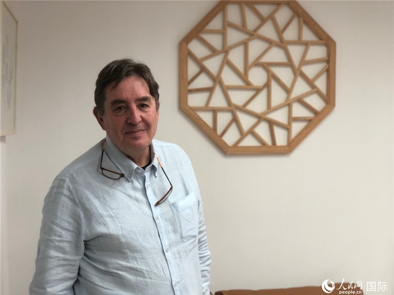 西班牙塞萬(wàn)提斯學(xué)院院長(zhǎng)路易斯·加西亞·蒙特羅在北京接受人民網(wǎng)專(zhuān)訪 人民網(wǎng)記者 趙 健攝