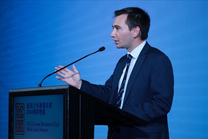 西緬·布朗部長。主辦方供圖