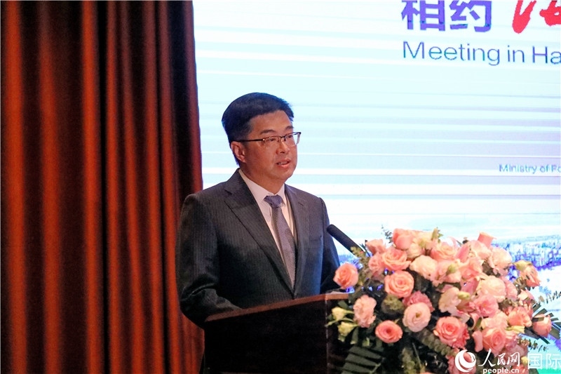 海南省人民政府副省長陳懷宇在宣介會(huì)上致辭。人民網(wǎng)記者趙益普攝