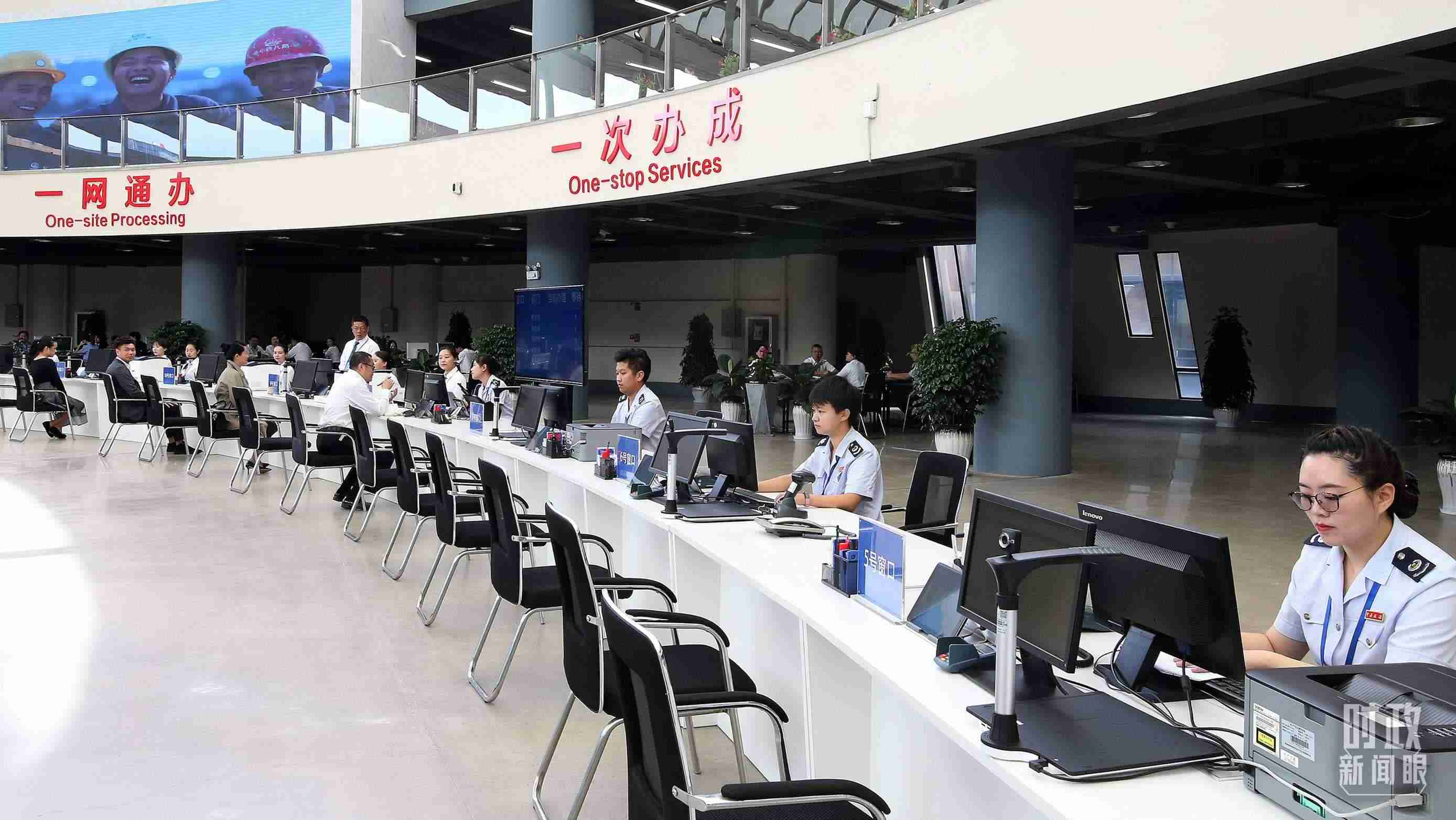 △中國（云南）自由貿(mào)易試驗(yàn)區(qū)昆明片區(qū)綜合服務(wù)中心。（圖/視覺中國）