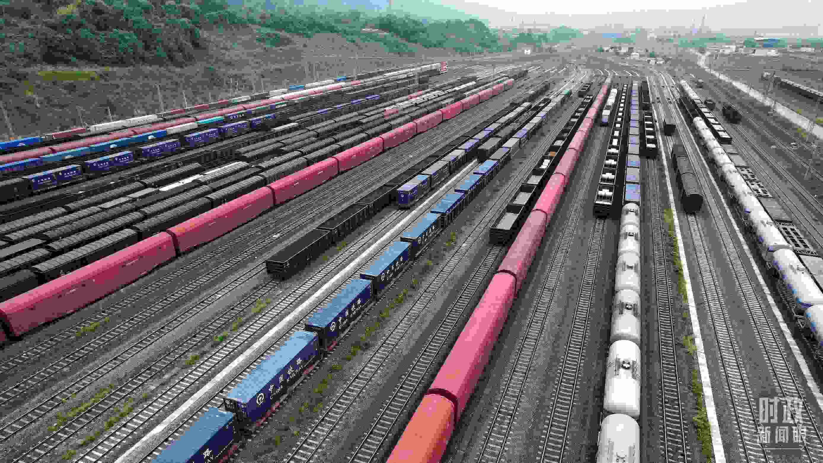 △重慶國際物流樞紐園區(qū)。（總臺央視記者范凱拍攝）