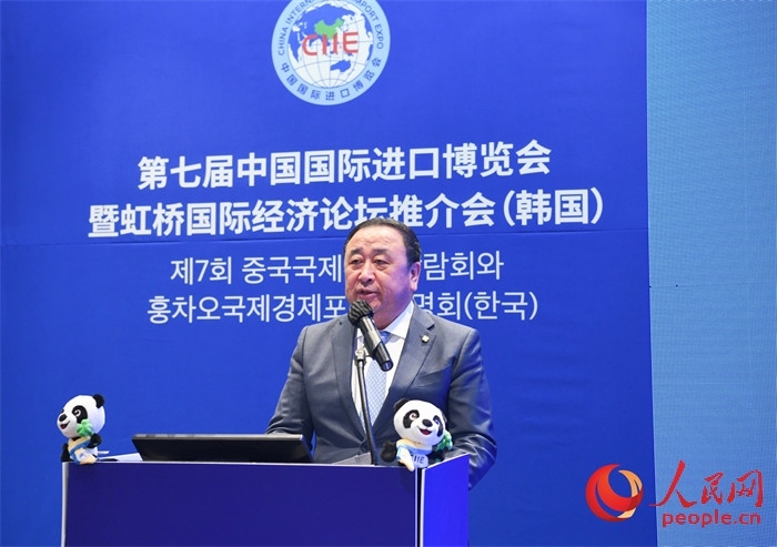 中國國際進口博覽局黨委書記、副局長孫成海致辭。 人民網 程安康攝