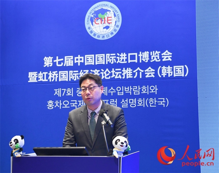 三養(yǎng)方圓集團副社長韓世爀發(fā)言。 人民網 程安康攝