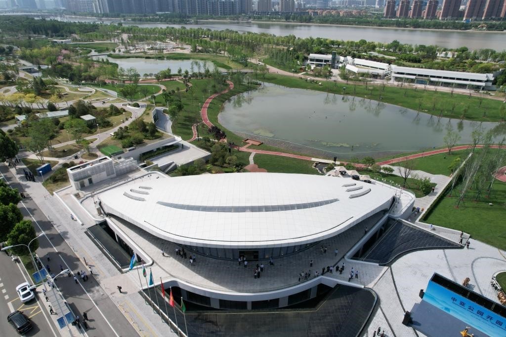 這是位于西安的中亞公園航拍畫(huà)面。新華社記者付瑞霞 攝