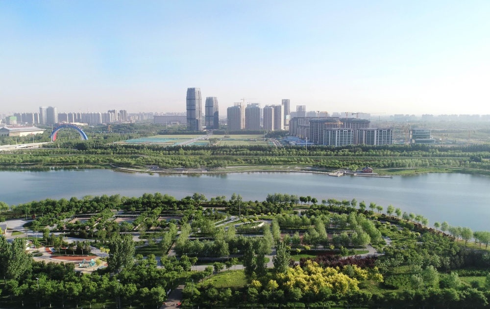 石家莊市滹沱河景色（2022年5月16日攝，無(wú)人機(jī)照片）。新華社記者 楊世堯 攝