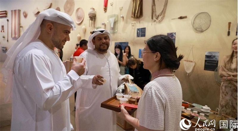 品茶交流。人民網(wǎng)記者 管克江攝