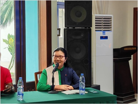 中國駐拉各斯總領(lǐng)館嚴(yán)宇清在與“拉各斯論壇之青年對話”開放日活動(dòng)上致辭 駐拉各斯總領(lǐng)館供圖